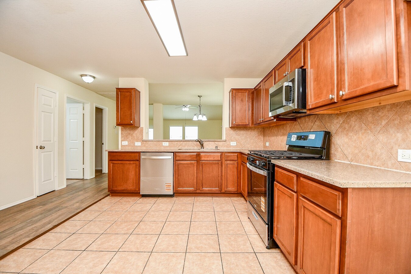 Photo - 5327 Stonegate Dr