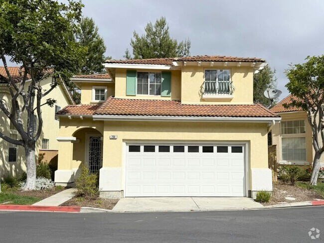 Building Photo - Single Family Home in Mission San Luis Rey!