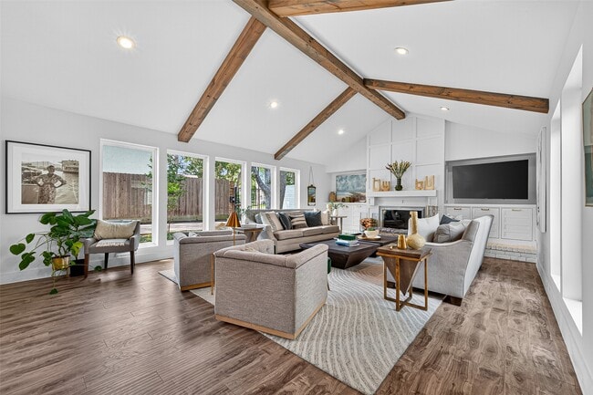 Photo - 415 Ramblewood Rd