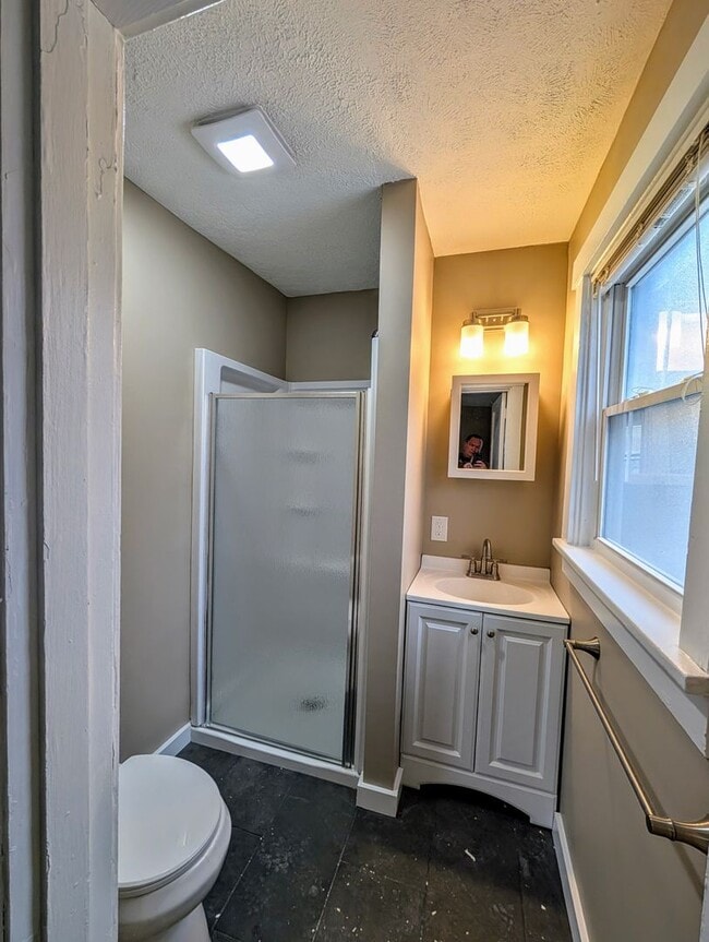 Photo - 1668 Crafton Blvd Unit 1