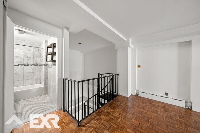 Photo - 52 E 13th St Unidad 4A