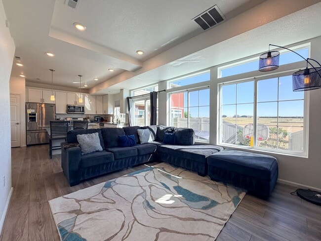 Building Photo - Beautiful Single Family Home | Aurora