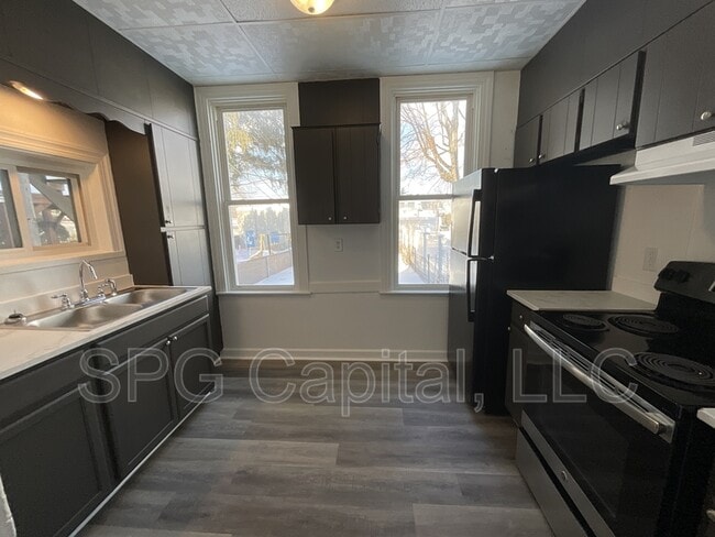 Photo - 1433 Monroe St