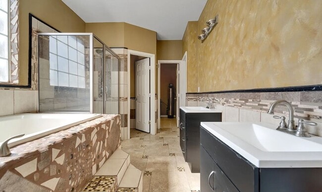 Photo - Huge Home Minutes from Downtown Tulsa