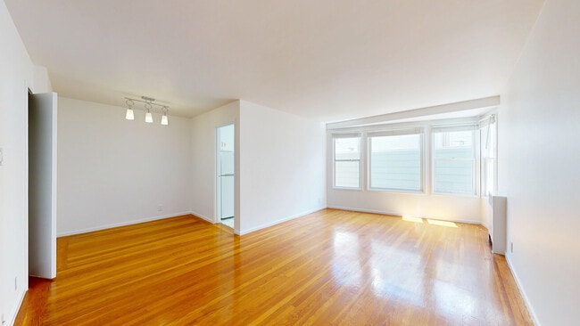 Building Photo - 702 Church St Unit 305