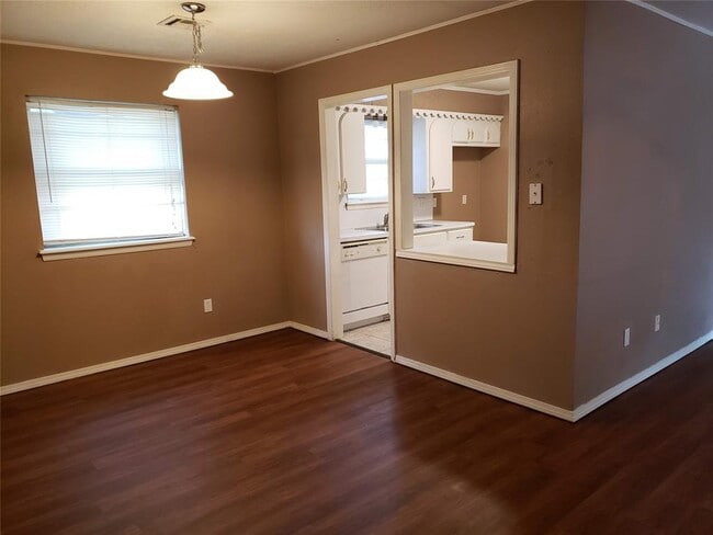 Photo - 1932 Elmhurst Dr