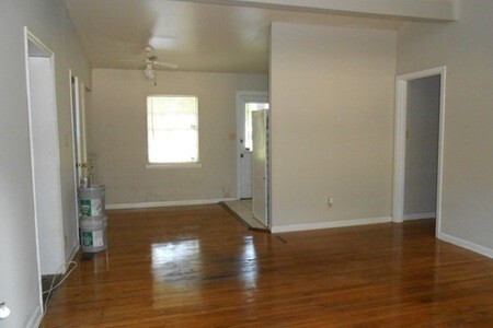 Photo - 4 bed 2 bath house- minutes from the Stadi...