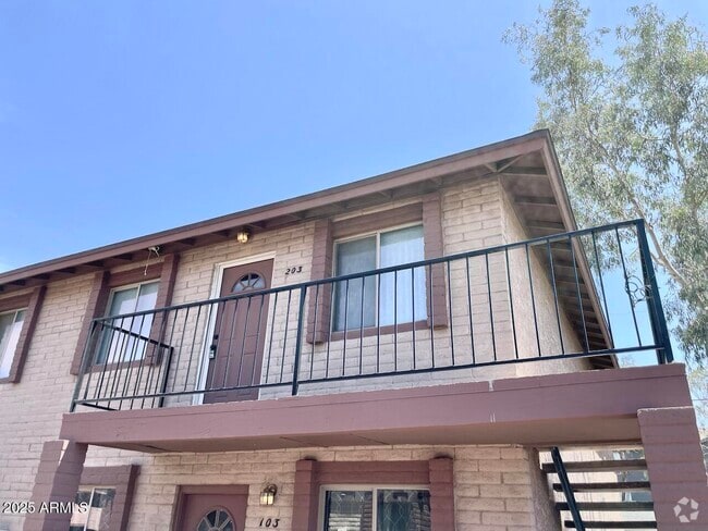Building Photo - 1234 N 36th St Unit 203 Rental