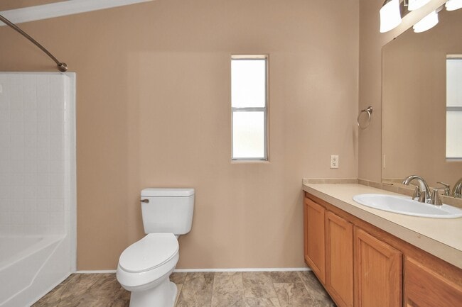 Building Photo - 111 Maple Ln Rental