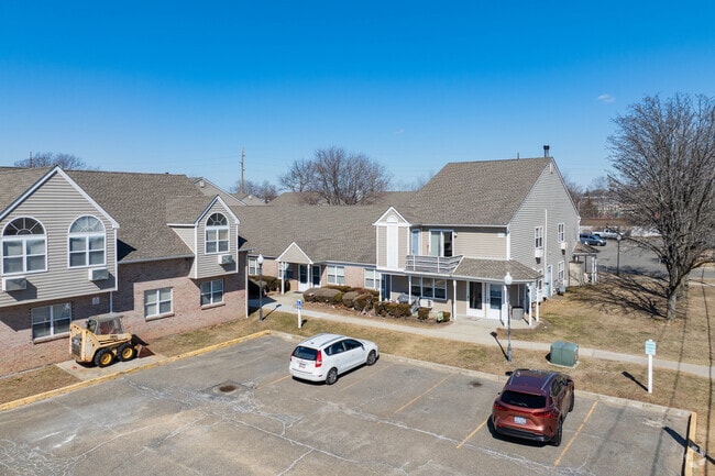 Monroe Gardens - Monroe Gardens Apartments