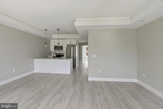 Building Photo - 2401 N 2nd St Unit L2