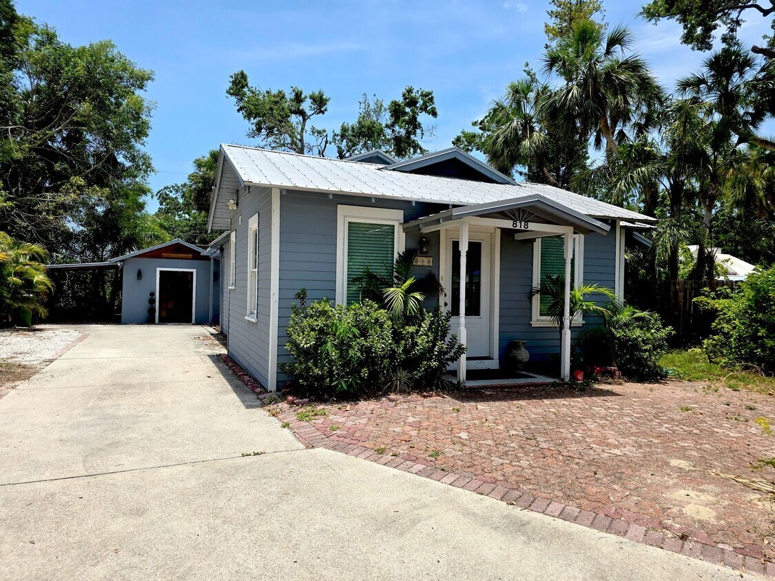 Photo - 818 Windsor Dr