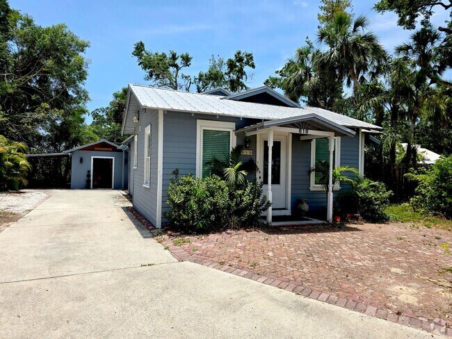 Building Photo - 818 Windsor Dr Unit B Rental