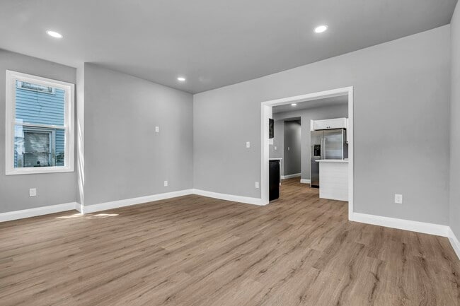 Photo - 19 E Main St