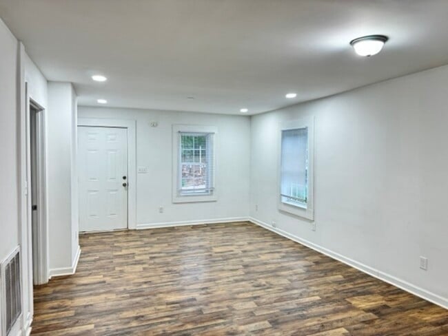 Photo - 427 Potter St
