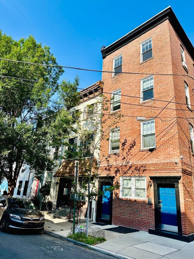 Building Photo - 421 S 17th St Unit 4 Rental