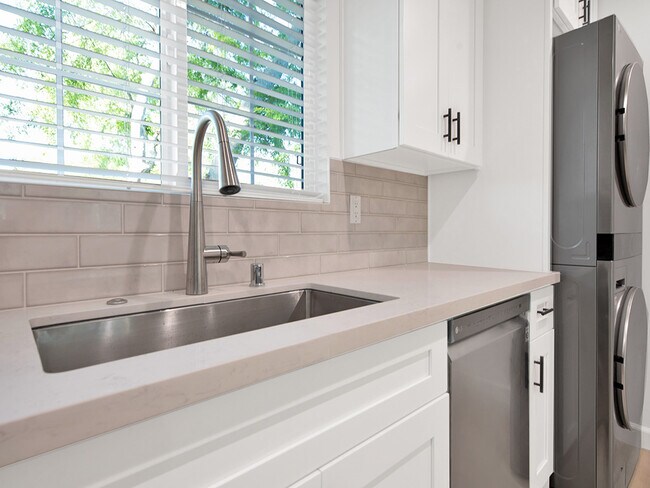 Photo - 16830 Killion St