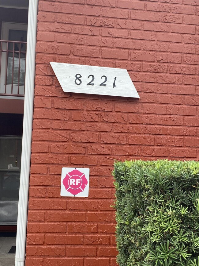 8221 12th Way N