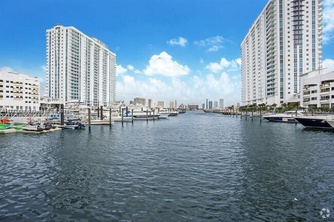 Building Photo - 17301 Biscayne Blvd Unit 1103 Rental