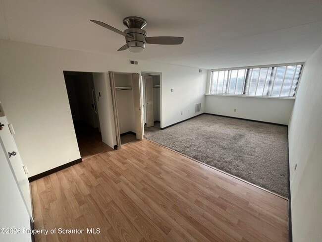 Photo - 220 Linden St