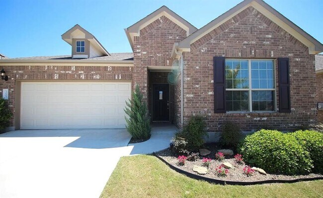Photo - 3005 Angelina Ct