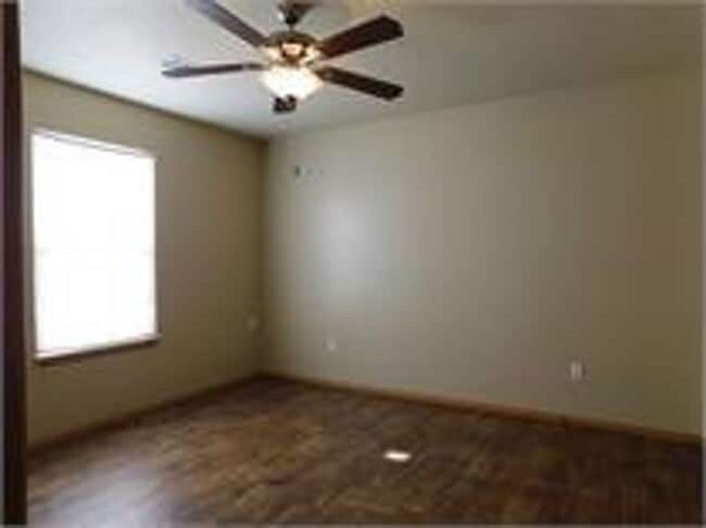 Photo - 2110-2114 Birnie Ave Unit 2110 B