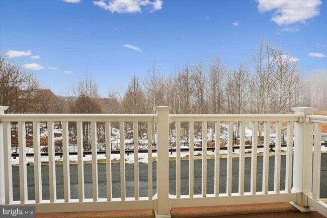 Building Photo - 452 Exchange Avenue