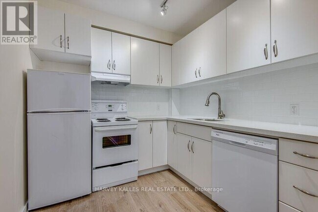 Photo - 1216 St Clair Ave W