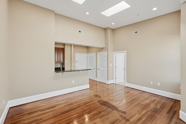 Photo - Columbia Heights Penthouse Condo | 1 Bed | 1 Bath | 600 Sf Unit 407