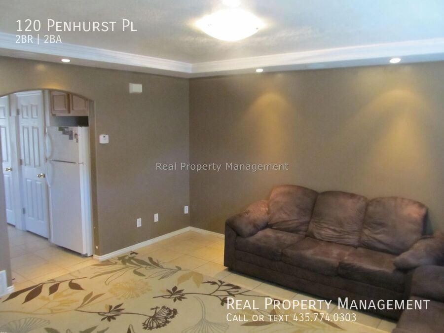 Photo - 120 Penhurst Pl