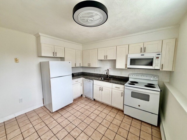 Photo - 900 Lexington St Unidad B2