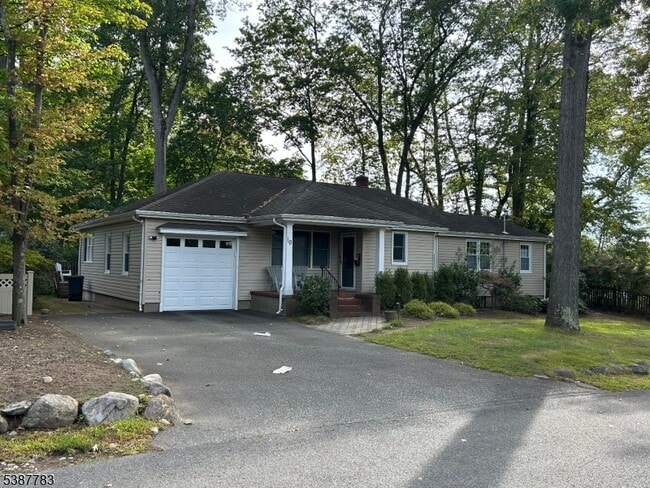 Photo - 10 Montvale Ave