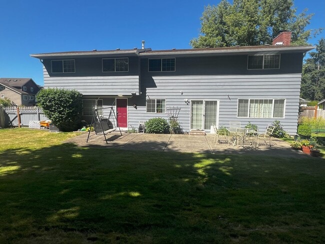 Well-Equipped 4 Bed 2.5 Bath Bellevue Home... - Well-Equipped 4 Bed 2.5 Bath Bellevue Home...