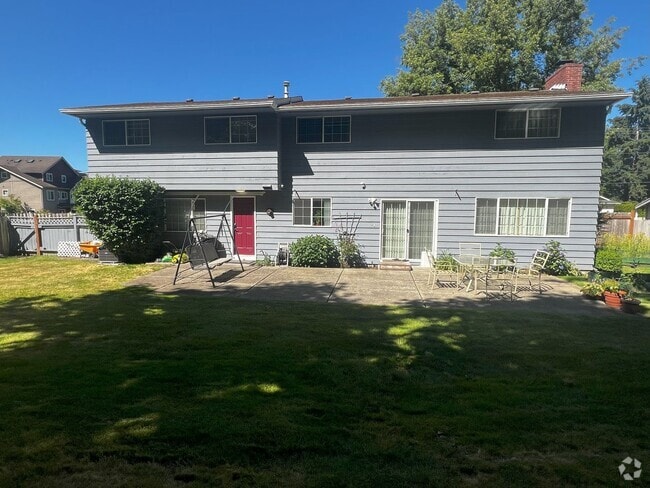 Building Photo - Well-Equipped 4 Bed 2.5 Bath Bellevue Home...
