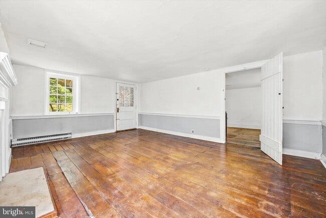 Photo - 210 Westtown Way