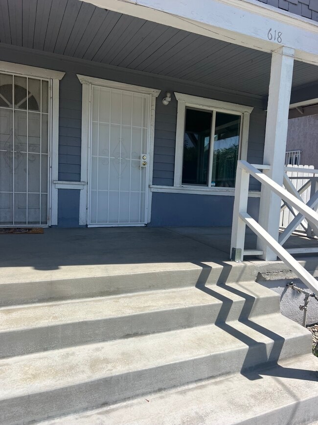 Photo - 618 W 9th St Unit 618