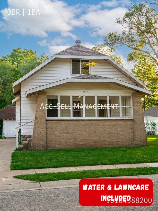 Building Photo - 1625 Belden Ave SW Unit 2