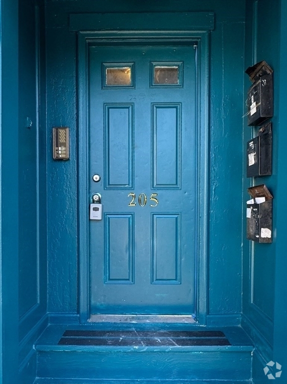 Building Photo - 205 D St Unit 1 Rental