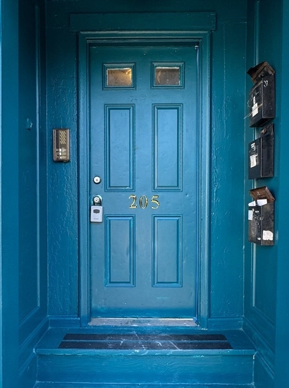 Building Photo - 205 D St Unit 1 Rental