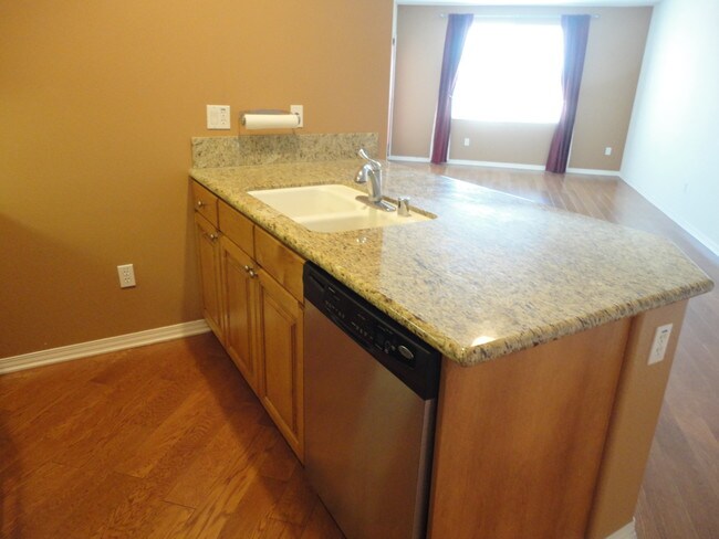 Island - 2750 Artesia Blvd Unit 448