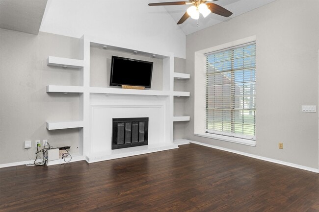 Photo - 16042 Glenbrook Knoll Ln