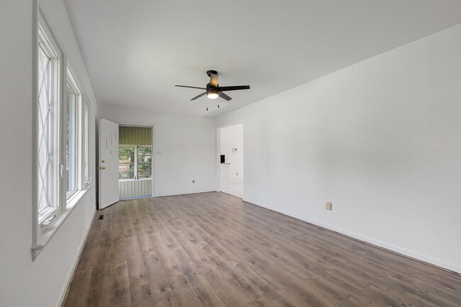 Photo - 18 John Collins Cir