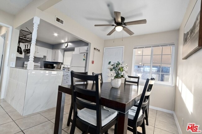 Photo - 38457 Sumac Ave