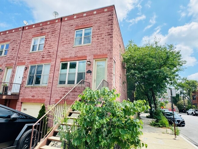 Photo - Spacious 3 Bedroom Townhouse