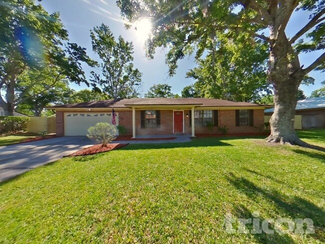 Photo - 1715 Farm Way