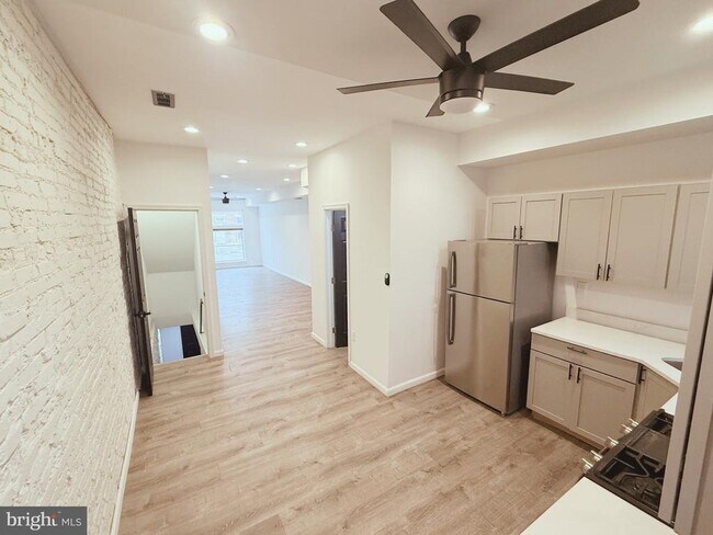 Photo - 2142 Penrose Ave