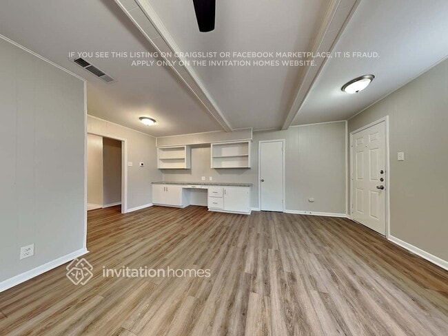 Photo - 1605 Comanche Trail