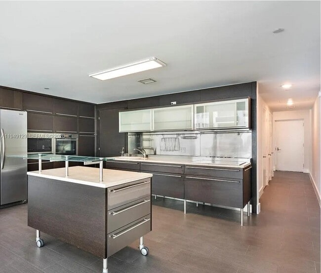 Photo - 6000 Collins Ave Unidad 501