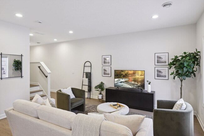 Photo - 939 Dailey Pl