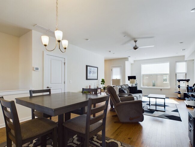 Photo - Bi-level unit with parking and rooftop